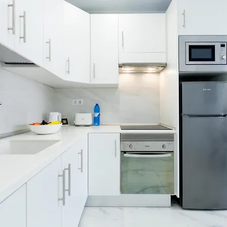 1 Moderno Edificio Emilia Апартаменты *