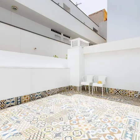 1 Moderno Edificio Emilia Апартаменты *