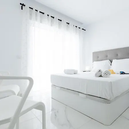 1 Moderno Edificio Emilia Апартаменты Сан-Исидро